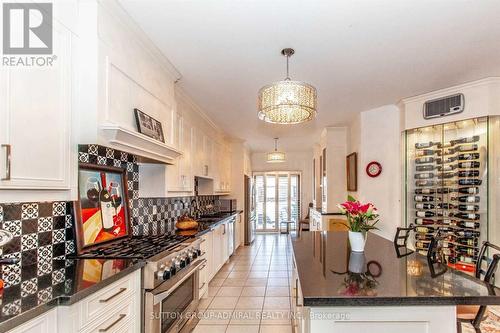 9 Amalfi Court, Vaughan (West Woodbridge), ON - Indoor Photo Showing Kitchen With Upgraded Kitchen