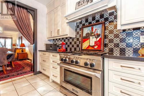 9 Amalfi Court, Vaughan (West Woodbridge), ON - Indoor Photo Showing Kitchen