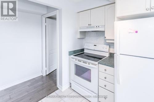 209 - 4640 Kimbermount Avenue, Mississauga, ON - Indoor Photo Showing Kitchen