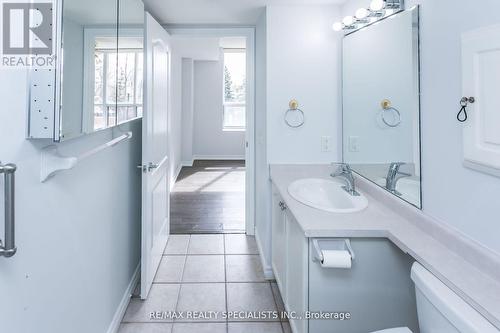 209 - 4640 Kimbermount Avenue, Mississauga, ON - Indoor Photo Showing Bathroom