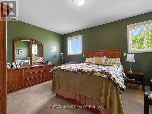 953 Airport Parkway, Belleville, ON - Indoor Photo Showing Bedroom