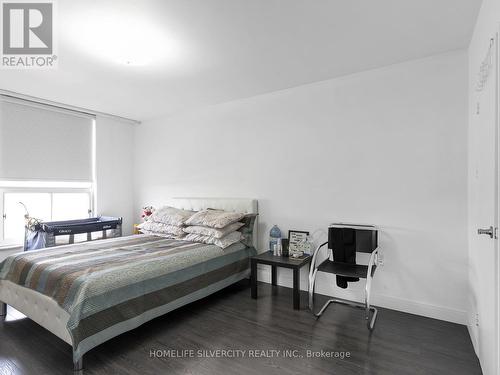 708 - 130 Neptune Drive, Toronto C04, ON - Indoor Photo Showing Bedroom