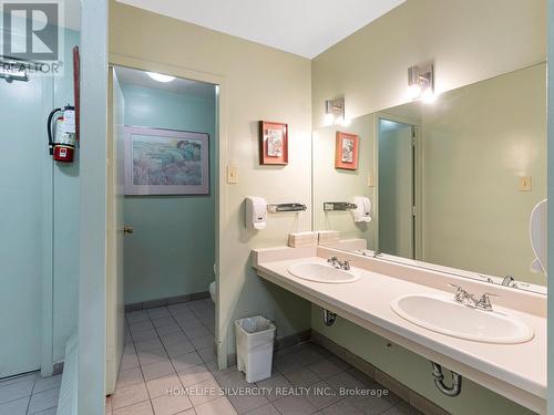 708 - 130 Neptune Drive, Toronto C04, ON - Indoor Photo Showing Bathroom