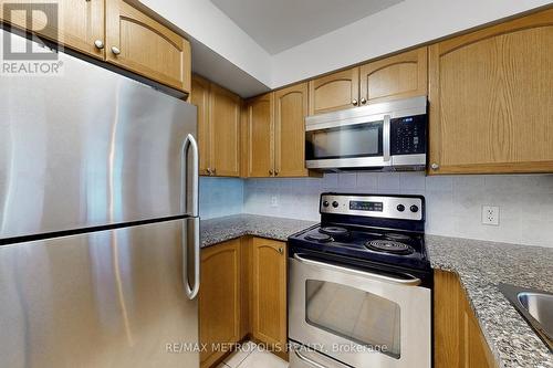 502 - 30 Grand Trunk Crescent, Toronto C01, ON - Indoor Photo Showing Kitchen With Stainless Steel Kitchen