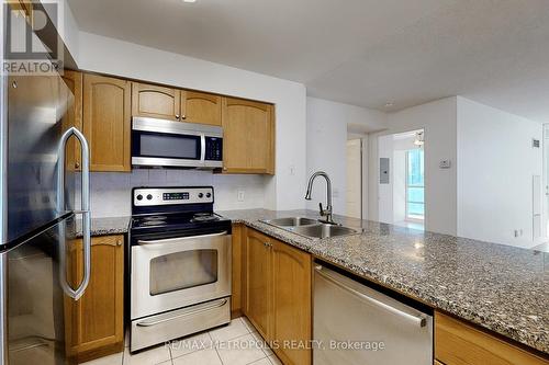 502 - 30 Grand Trunk Crescent, Toronto C01, ON - Indoor Photo Showing Kitchen With Stainless Steel Kitchen With Double Sink