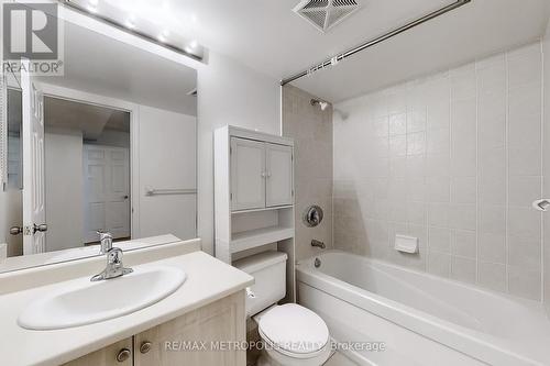 502 - 30 Grand Trunk Crescent, Toronto C01, ON - Indoor Photo Showing Bathroom