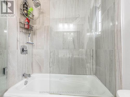 1773 Meadowview Avenue, Pickering, ON - Indoor Photo Showing Bathroom