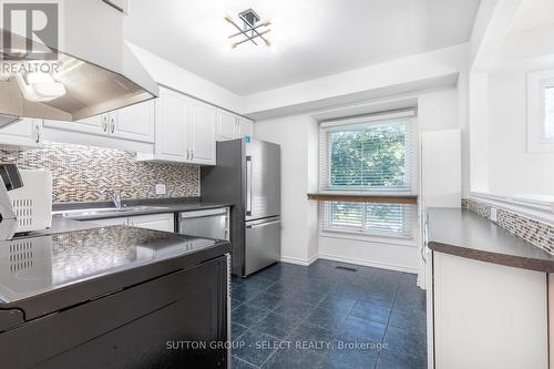 36 - 110 Deveron Crescent, London, ON - Indoor Photo Showing Kitchen