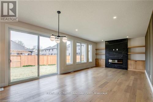 58 Aspen Circle, Thames Centre (Thorndale), ON - Indoor Photo Showing Living Room