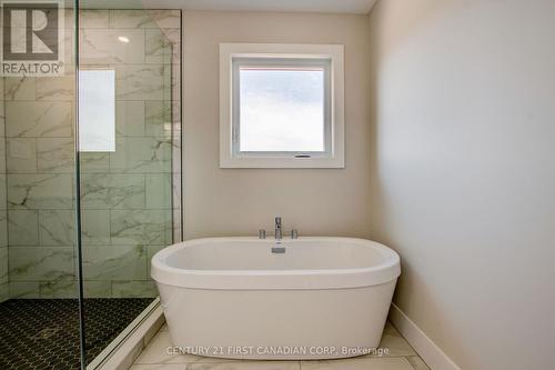 100 Aspen Circle, Thames Centre (Thorndale), ON - Indoor Photo Showing Bathroom