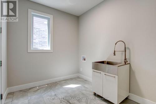 100 Aspen Circle, Thames Centre (Thorndale), ON - Indoor Photo Showing Other Room