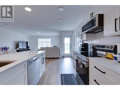 202 4278 22Nd Avenue, Prince George, BC - Indoor Photo Showing Kitchen