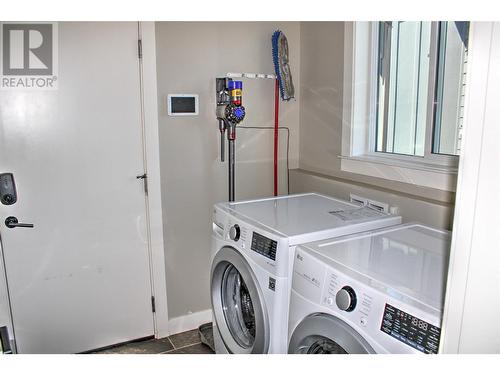 4551 71 Avenue Ne, Salmon Arm, BC - Indoor Photo Showing Laundry Room