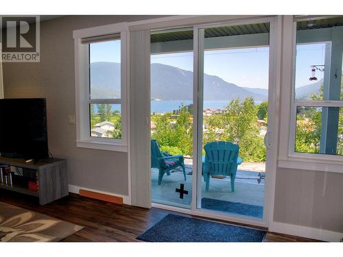 4551 71 Avenue Ne, Salmon Arm, BC - Indoor