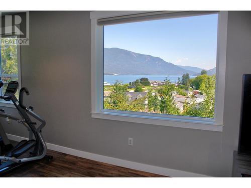 4551 71 Avenue Ne, Salmon Arm, BC - Indoor