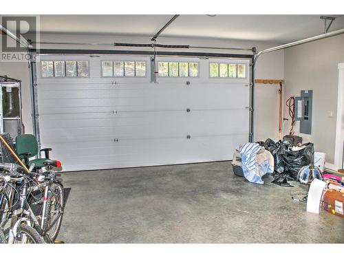 4551 71 Avenue Ne, Salmon Arm, BC - Indoor Photo Showing Garage