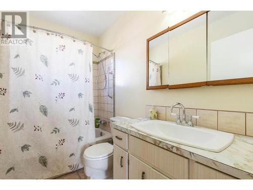 2841 Lower Glenrosa Road, West Kelowna, BC - Indoor Photo Showing Bathroom