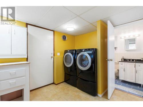 2841 Lower Glenrosa Road, West Kelowna, BC - Indoor Photo Showing Laundry Room
