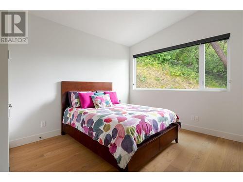 132 Sunset Boulevard, Vernon, BC - Indoor Photo Showing Bedroom