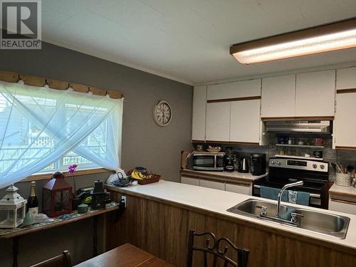 333 Kimberley  N Avenue, Greenwood, BC - Indoor Photo Showing Kitchen With Double Sink