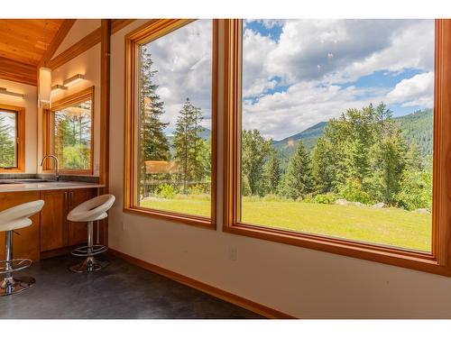 3439 Cazakoff Road, Nelson, BC - Indoor Photo Showing Other Room