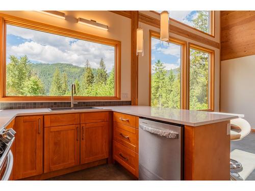 3439 Cazakoff Road, Nelson, BC - Indoor Photo Showing Kitchen