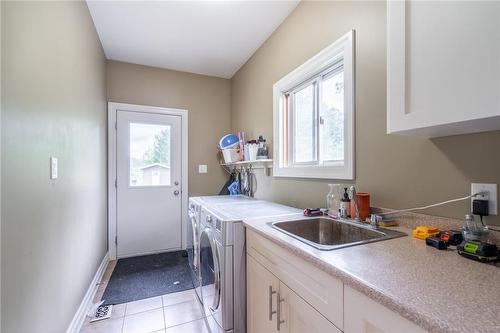 327 Pelham Road, St. Catharines, ON - Indoor Photo Showing Laundry Room