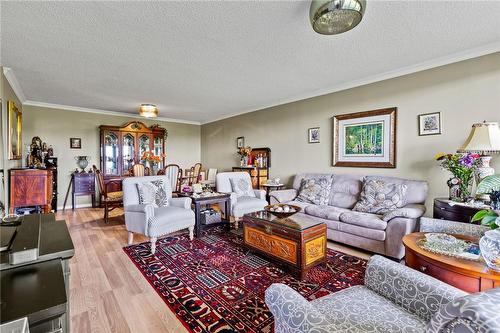 3 Towering Heights Boulevard|Unit #605, St. Catharines, ON - Indoor Photo Showing Living Room