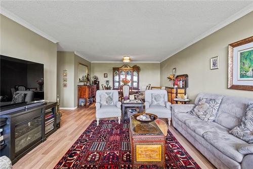 3 Towering Heights Boulevard|Unit #605, St. Catharines, ON - Indoor Photo Showing Living Room