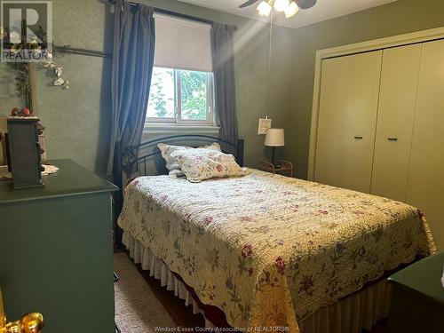 984 Partington, Windsor, ON - Indoor Photo Showing Bedroom