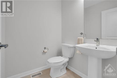 43 Finglas Court, Ottawa, ON - Indoor Photo Showing Bathroom