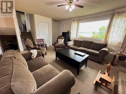 713 49 Highway, Dawson Creek, BC - Indoor Photo Showing Living Room