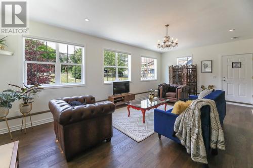 860 Fairview Road, Oliver, BC - Indoor Photo Showing Living Room