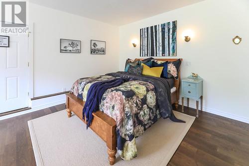 860 Fairview Road, Oliver, BC - Indoor Photo Showing Bedroom