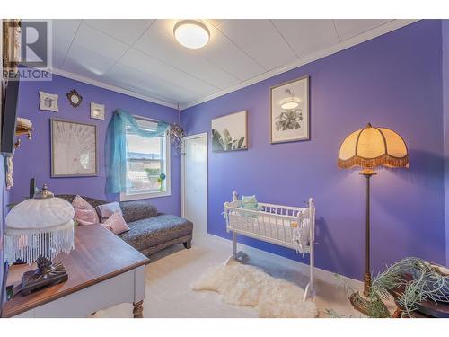 860 Fairview Road, Oliver, BC - Indoor Photo Showing Bedroom