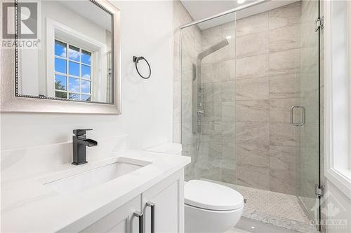 161 Maple Lane, Ottawa, ON - Indoor Photo Showing Bathroom