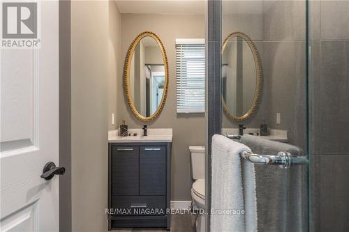 23 Hainer Street, St. Catharines, ON - Indoor Photo Showing Bathroom