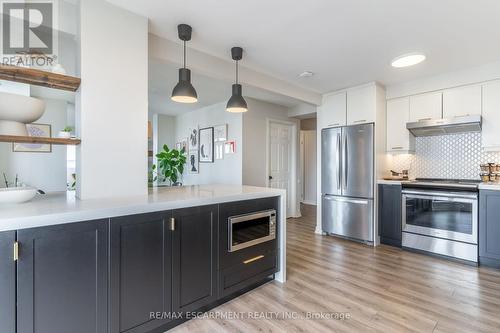 1504 - 67 Caroline Street S, Hamilton, ON - Indoor Photo Showing Kitchen With Upgraded Kitchen