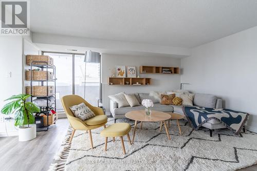 1504 - 67 Caroline Street S, Hamilton, ON - Indoor Photo Showing Living Room