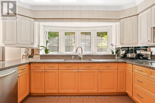 25 Grand Forest Drive, Barrie (Bayshore), ON - Indoor Photo Showing Kitchen