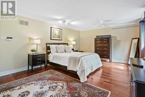 25 Grand Forest Drive, Barrie (Bayshore), ON - Indoor Photo Showing Bedroom