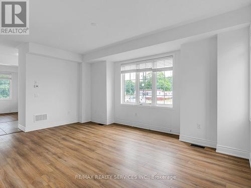 66 Stately Drive, Wasaga Beach, ON - Indoor Photo Showing Other Room