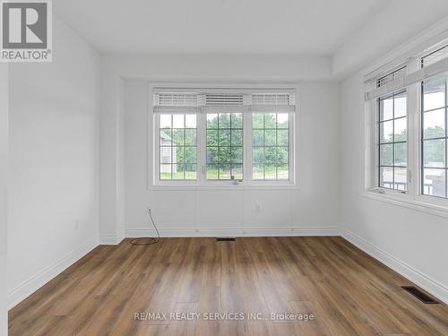 66 Stately Drive, Wasaga Beach, ON - Indoor Photo Showing Other Room