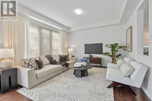 6 Drummondville Drive, Brampton, ON - Indoor Photo Showing Living Room