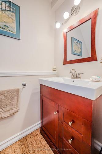 15 East Street, Oakville, ON - Indoor Photo Showing Bathroom