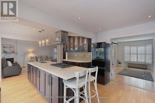 2546 Valencia Road, Mississauga, ON - Indoor Photo Showing Kitchen