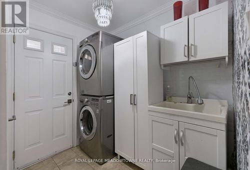 2546 Valencia Road, Mississauga, ON - Indoor Photo Showing Laundry Room