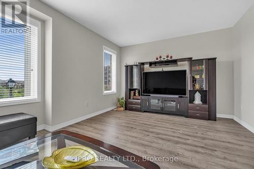 14 - 3256 Charles Fay Pass, Oakville, ON - Indoor Photo Showing Living Room