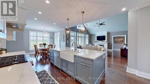 7779 Concession 3, Uxbridge, ON - Indoor Photo Showing Kitchen With Upgraded Kitchen