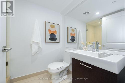 5104 - 386 Yonge Street, Toronto, ON - Indoor Photo Showing Bathroom